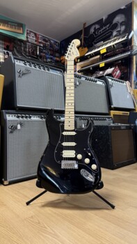 B-STOCK Fender American Performer Stratocaster HSS MN BLK