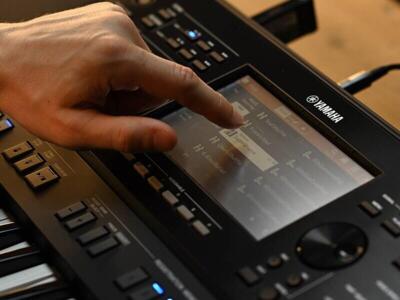 Yamaha PSR-SX720+ keyboard